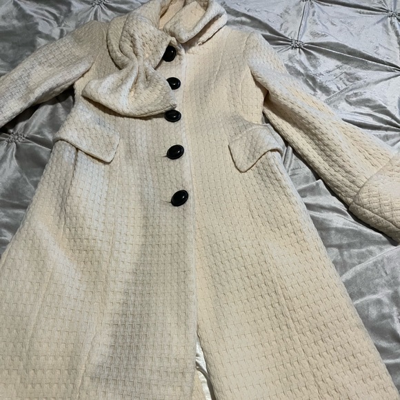 Nenette Lepore Mysterious Coat. - Picture 5 of 8